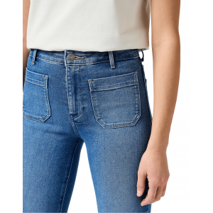 Wrangler - Women's Flare Raven