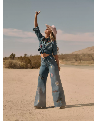 Wrangler - Lainey Wilson Embroidered Wide Leg Jeans