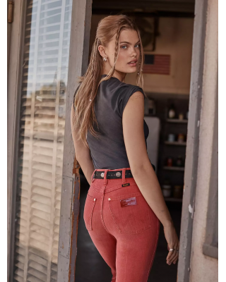 Wrangler - Lainey Wilson Flare Jeans Red