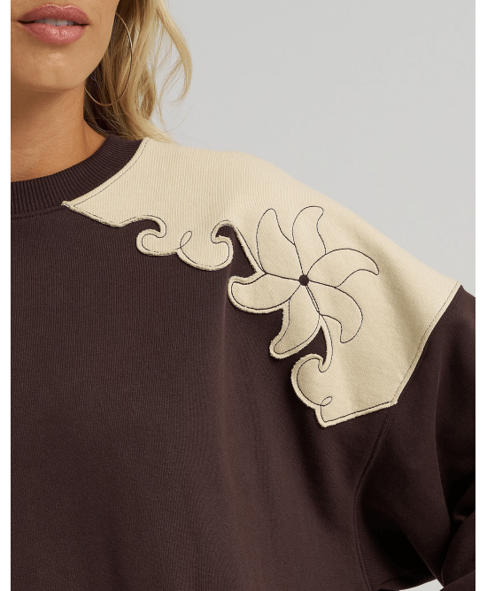 Wrangler - Lainey Wilson Lainey Crew Neck Jumper Wrangler - Lainey Wilson Lainey Crew Neck Jumper