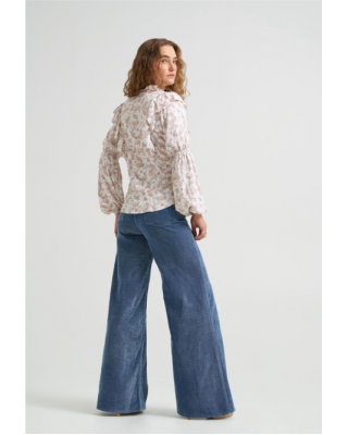 Wrangler - Lainey Wilson Folk Floral Blouse