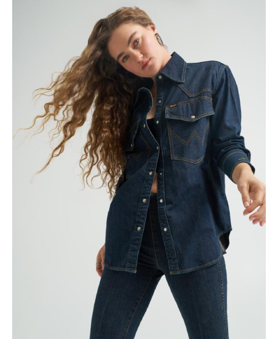 Wrangler - Lainey Wilson Boyfriend Denim Shirt Sandrider